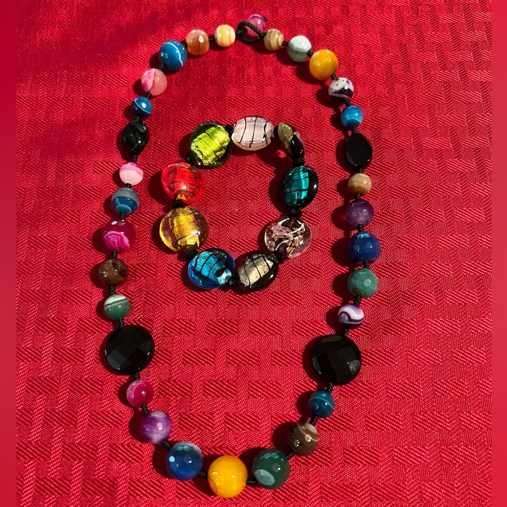 Elegant 2 Sets of Necklace and bracelet Black and Red Beaded and mixed color